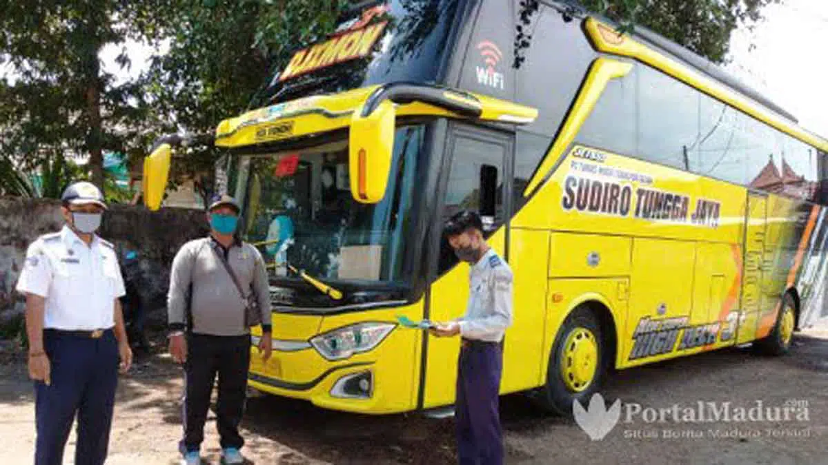 Tanpa Izin Trayek, Bus Sudiro Tungga Jaya Ditangkap Petugas Gabungan di Sumenep
