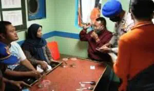 Dua wisatawan asal Batu Jawa Timur dalam kondisi selamat dan sehat (Humas Polres Sumenep)