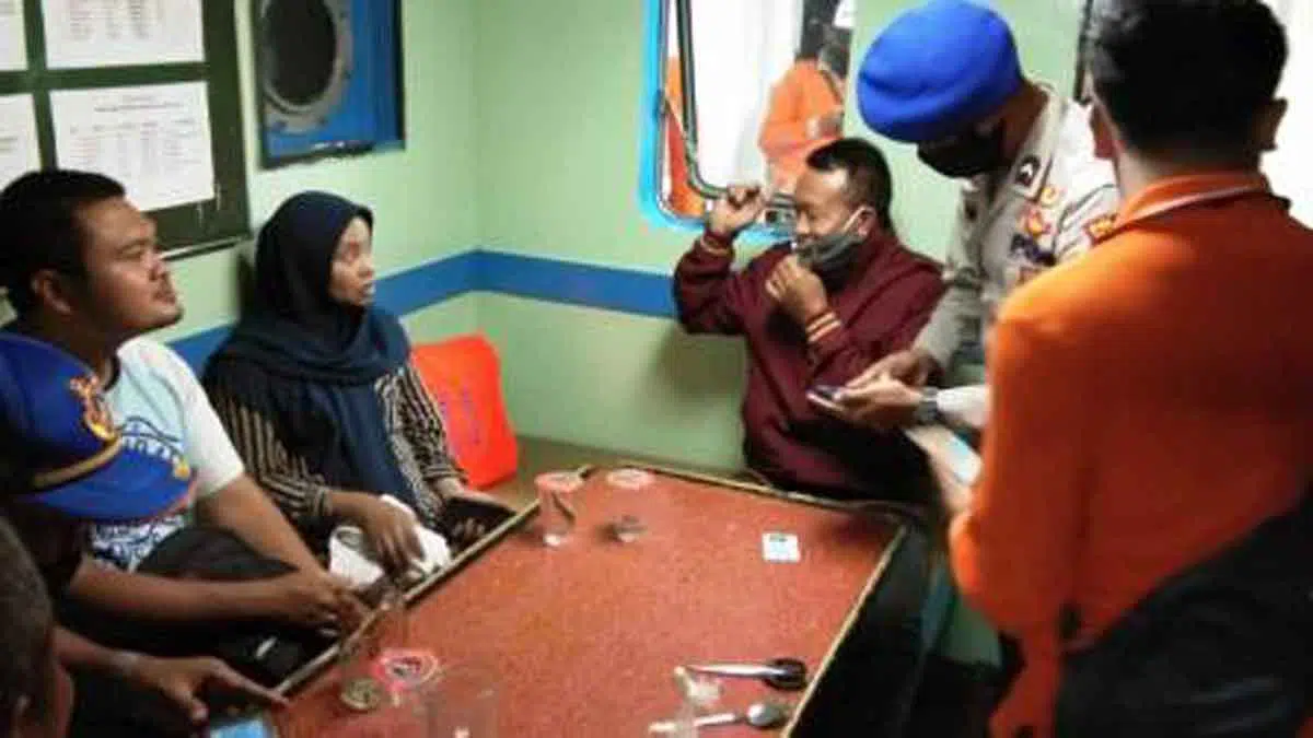 Dua wisatawan asal Batu Jawa Timur dalam kondisi selamat dan sehat (Humas Polres Sumenep)