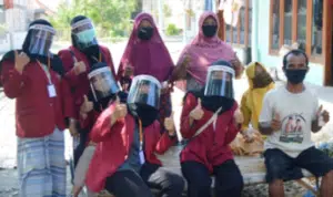 Edukasi Warga & Berbagi APD, Mahasiswa UMM Temukan Warga Kurang Peduli Kesehatan
