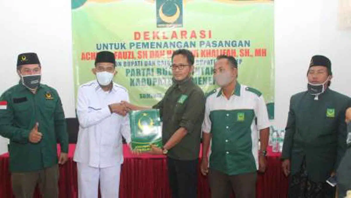 Achmad Fauzi menerima rekomendasi dari Partai Bulan Bintang (PBB) pada deklarasi untuk pemenangan pasangan Achmad Fauzi dan Dewi Khalifah di Pilkada Sumenep 2020 (Foto @portalmadura.com)