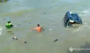 Kronologi Suzuki Carry Terjun ke Laut di Sampang Madura