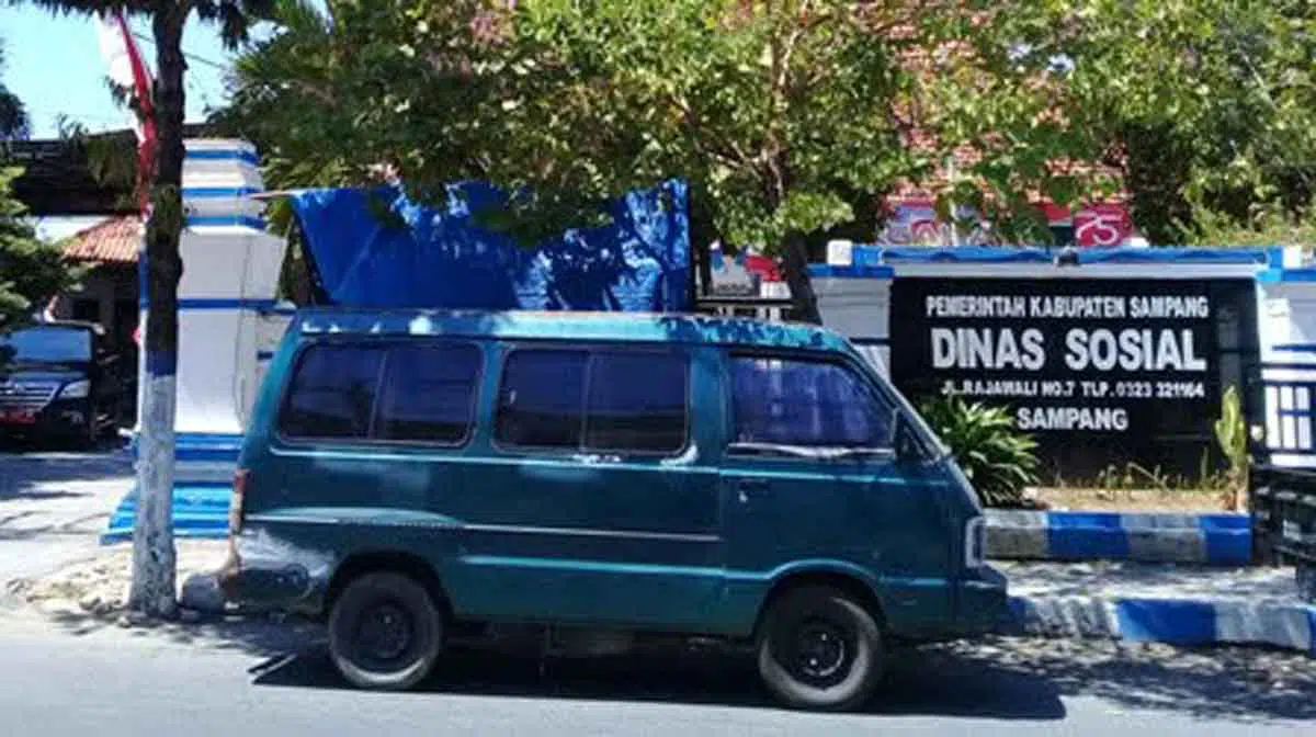 Tampak depan Kantor Dinas Sosial Sampang (Foto. Rafi @portalmadura.com)