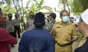 Tolak Protokol, Keluarga di Madura Buka Paksa Peti Jenazah Covid-19