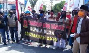 Tagih Pengungkapan Korupsi DD, Warga Sokobanah Daya Demo Kejari Sampang