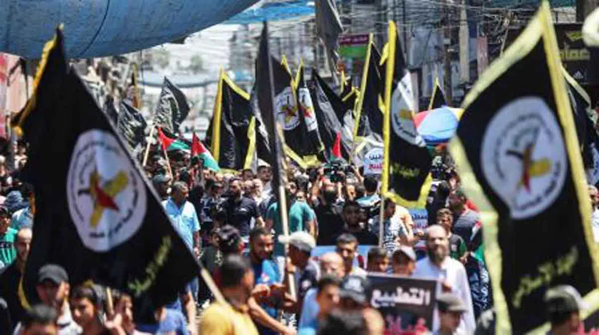 Ribuan warga Palestina berdemonstrasi memprotes kesepakatan normalisasi hubungan UEA-Israel di Gaza City, Gaza 14 Augustus 2020. (Ali Jadallah - Anadolu Agency )