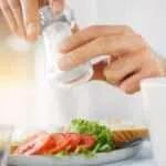 5 Dampak Bagi Kesehatan Terlalu Banyak Konsumsi Makanan Asin