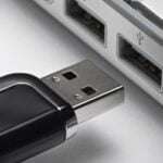 Kenapa Harus Safely Remove Saat Cabut Flashdisk dari Komputer? Berikut Penjelasannya