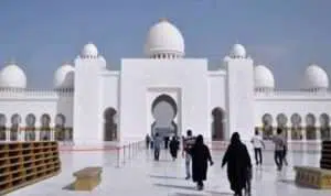 Adab Masuk Masjid Sesuai Sunnah Rasul