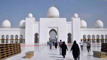 Adab Masuk Masjid Sesuai Sunnah Rasul