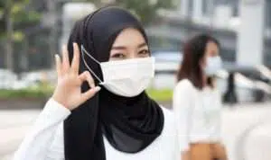 4 Cara Mengenakan Masker Agar Tidak Menyakiti Telinga