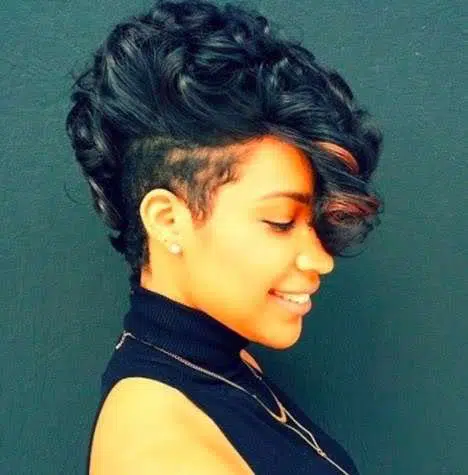 model rambut mohawk wanita Undercut Mohawk