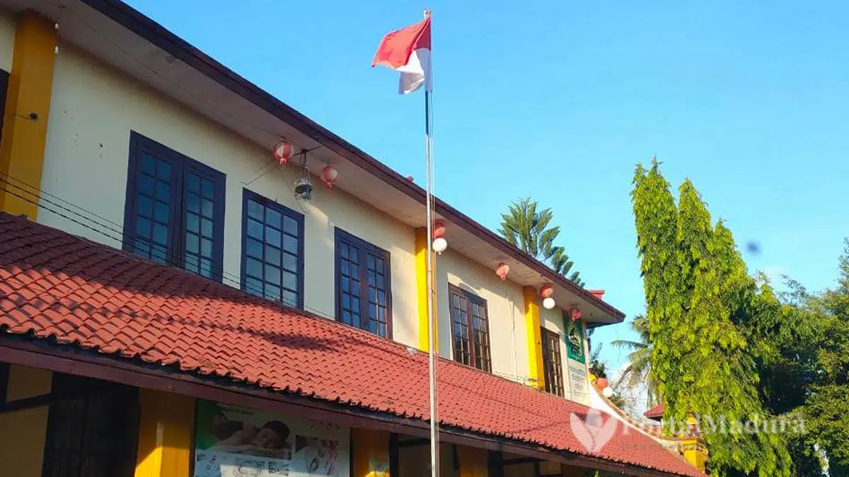 Kantor Pemerintah, Bumd &Amp; Rumah Warga Sumenep Tak Kibarkan Bendera Setengah Tiang - Portalmadura.com Kantor Pemerintah, BUMD & Rumah Warga Sumenep Tak Kibarkan Bendera Setengah Tiang