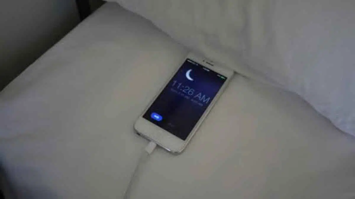 Berikut Ulasan Tak Perlu Matikan Ponsel Tiap Malam