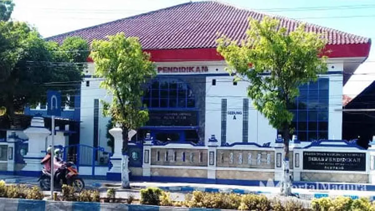 Tujuh Guru Smp Dan Sd Di Sampang Reaktif Covid-19 - Portalmadura.com Kantor Dinas Pendidikan Sampang (Foto. Rafi @portalmadura.com)