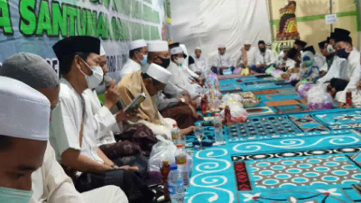 Haul akbar Pangeran Judonegoro dan rokat Desa Kebunagung, Kabupaten Sumenep, Madura, Jawa Timur. (Foto @portalmadura.com)