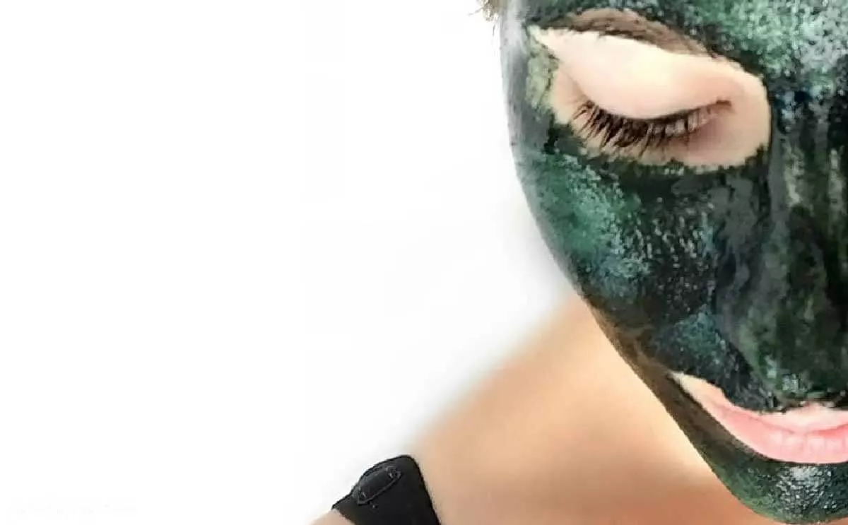 5 Manfaat Masker Spirulina yang Bisa Cegah Penuaan Dini