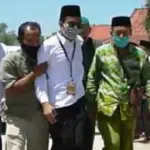 Loyalis Jemput Ra Mamak di KPU Sumenep Saat Antarkan Gus Acing-Mas Kiai
