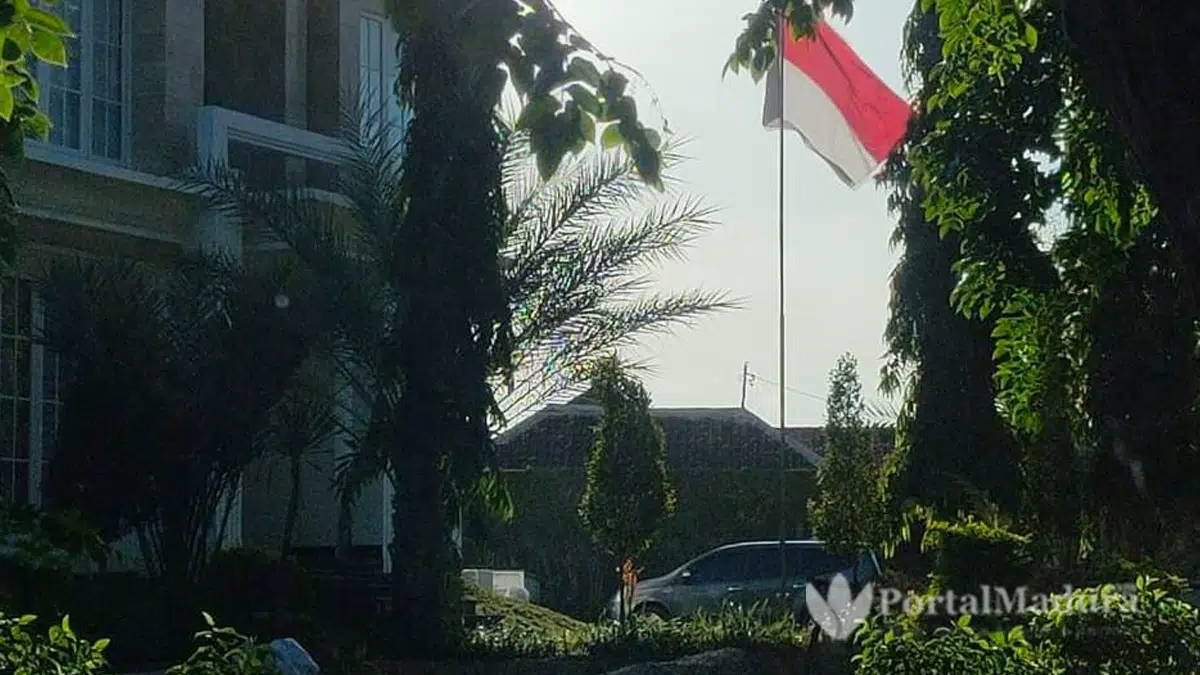 Kantor Pemerintah, BUMD & Rumah Warga Sumenep Tak Kibarkan Bendera Setengah Tiang