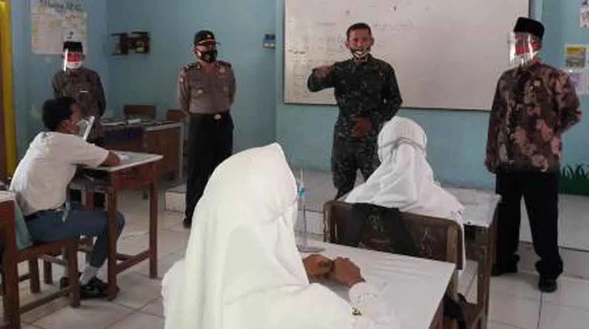 Ujicoba KBM tatap muka di Bangkalan (Foto. Moh. Saed @portalmadura.com)