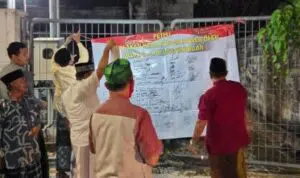 Terganggu Menara Tower, Warga Tarogan Bangkalan Pampang Petisi Penolakan