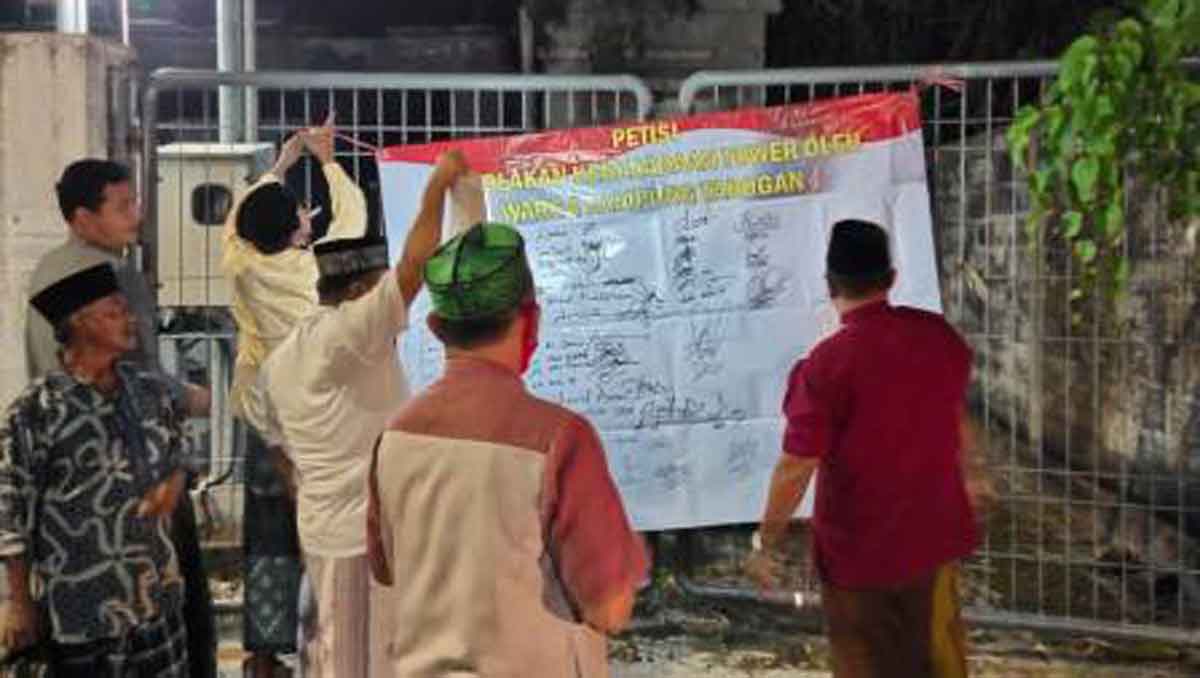 Terganggu Menara Tower, Warga Tarogan Bangkalan Pampang Petisi Penolakan