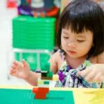 5 Cara Membangun Konsentrasi Anak tanpa Membuatnya Tertekan