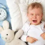 Kenali Berbagai Penyebab Bayi Susah Tidur dan Cara Mengatasinya