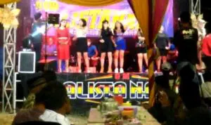 Polisi Bubarkan Dangdutan di Madura