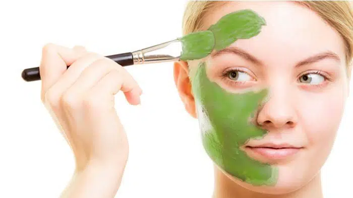 Atasi Kulit Wajah Berjerawat dengan 5 Produk Masker Green Tea