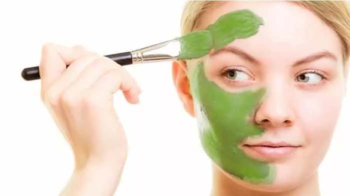 Atasi Kulit Wajah Berjerawat dengan 5 Produk Masker Green Tea