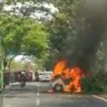 Mobil Ayla Terbakar di Akses Suramadu Milik Orang Surabaya