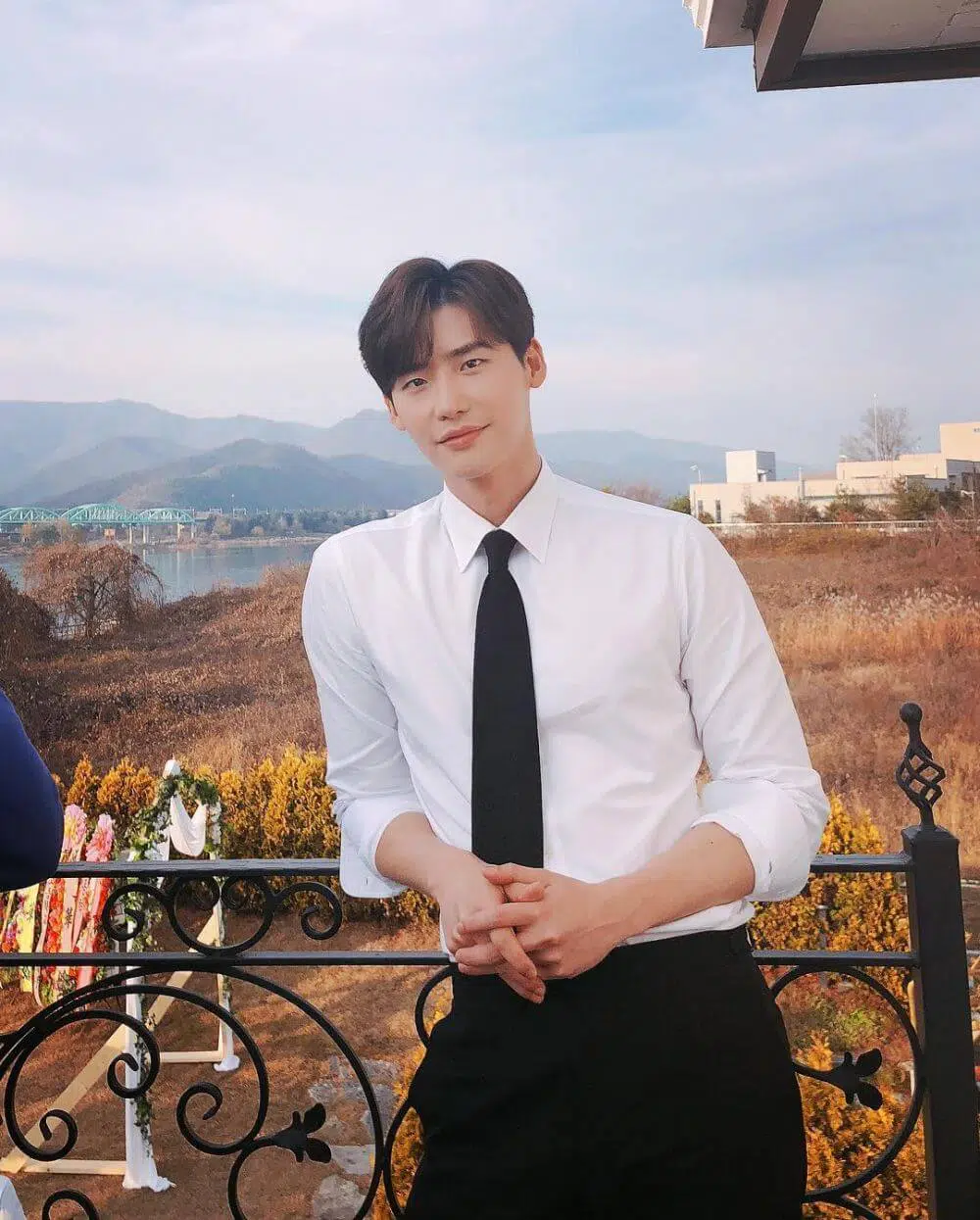 model rambut pria korea Curtain Haircut Lee Jong Suk
