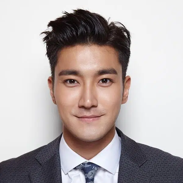 model rambut pria korea Messily Slicked Back
