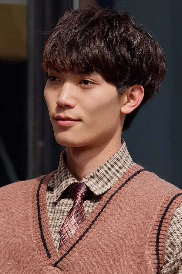 model rambut pria korea Shaggy Bowl Cut
