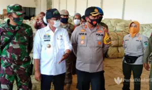 Bupati Pamekasan Pantau Langsung Proses Transaksi Tembakau