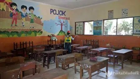 Jelang Pembelajaran Tatap Muka, Lembaga Pendidikan Disemprot Disinfektan