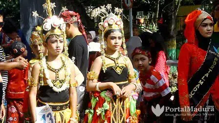 dok. Tanpangantanan Sumenep pada rangkaian peringatan hari jadi Kabupaten Sumenep yang ke-747 tahun 2016. Disbudparpora Sumenep bersama PortalMadura.Com (@portalmadura.com)
