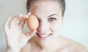 Ketahui Efek Samping Masker Putih Telur yang Membahayakan Kulit Wajah