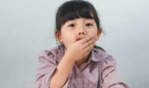 Cara Tepat Mengangani Anak yang Tersedak