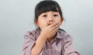 Cara Tepat Mengangani Anak yang Tersedak