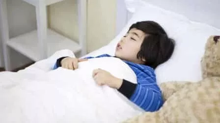 Cara Atasi Kebiasaan Mengigau saat Anak Tidur