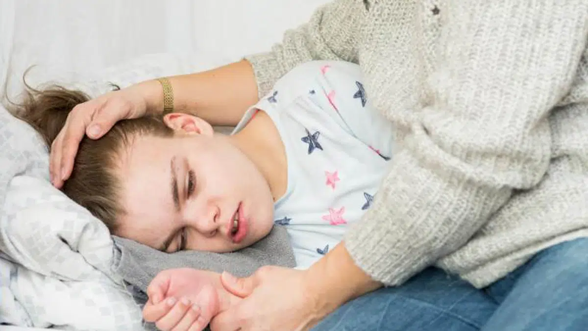 7 Cara Menangani Kondisi Kejang pada Anak