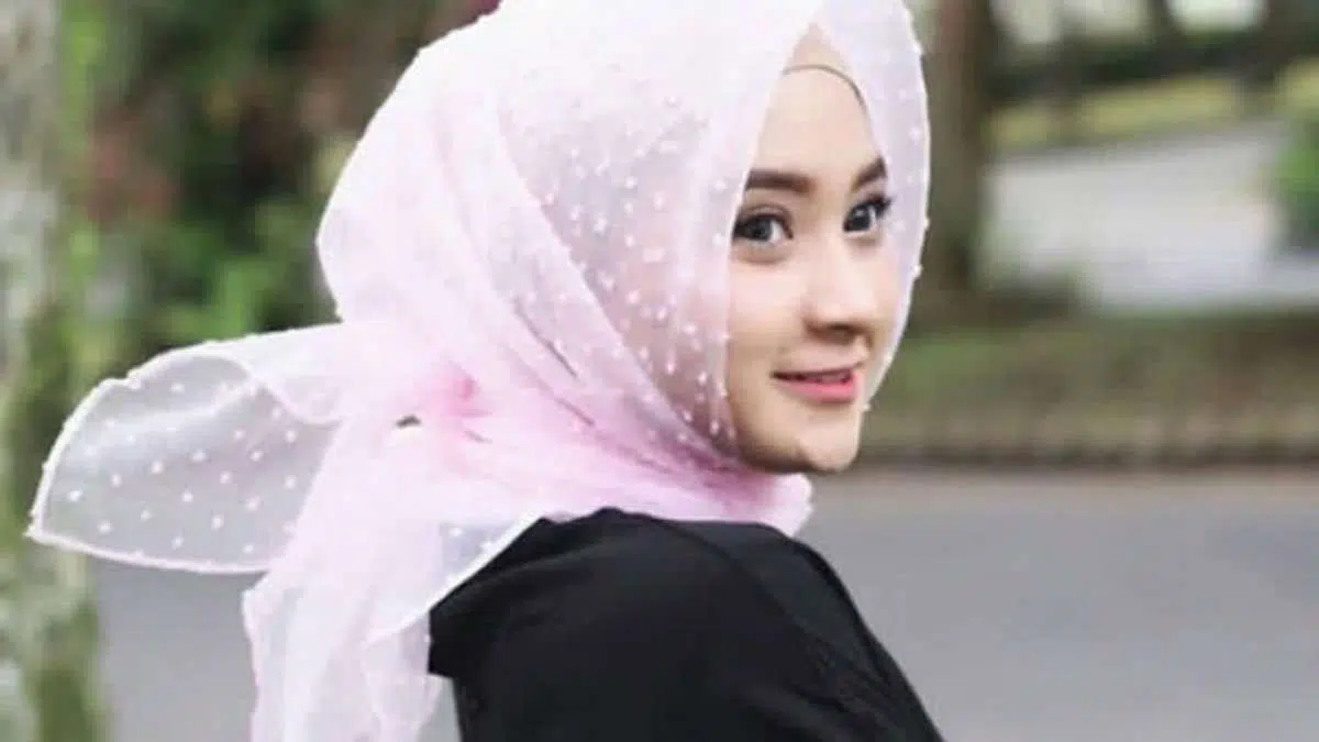 Berikut 6 Cara Mengatasi Ketombe Bagi Perempuan Berhijab