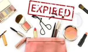 Berikut Tanda Makeup yang Anda Gunakan Sudah Kadaluwarsa