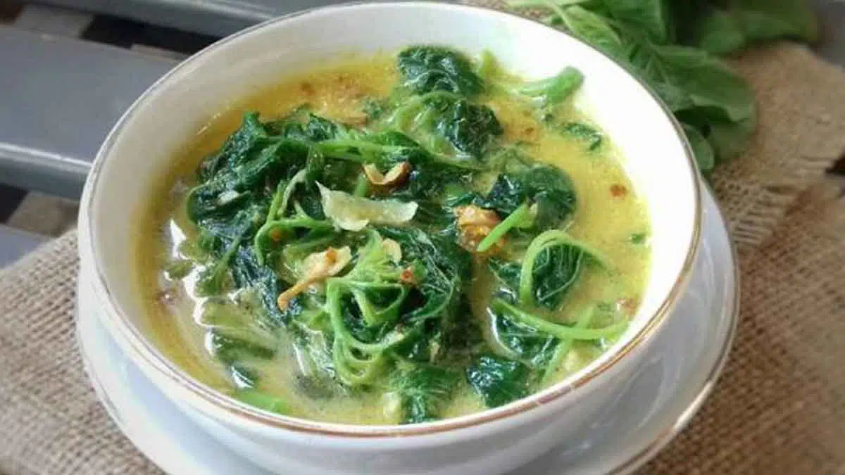 Resep Bobor Bayam Enak, Praktis dan Sehat