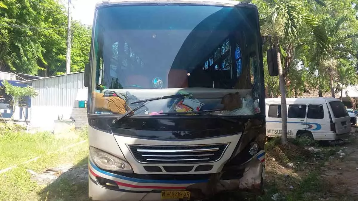 Bus Akas Tabrak Pemotor, Satu Tewas di Sumenep