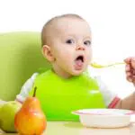 6 Cara Agar Bayi Suka Makan Buah
