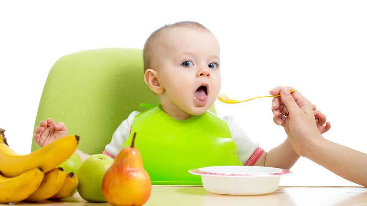 6 Cara Agar Bayi Suka Makan Buah