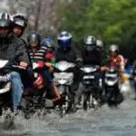 Rawat Motor Saat Musim Hujan dengan 7 Cara Ini